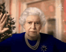 Queen Dance GIF - Queen Dance Tiktok - Discover & Share GIFs